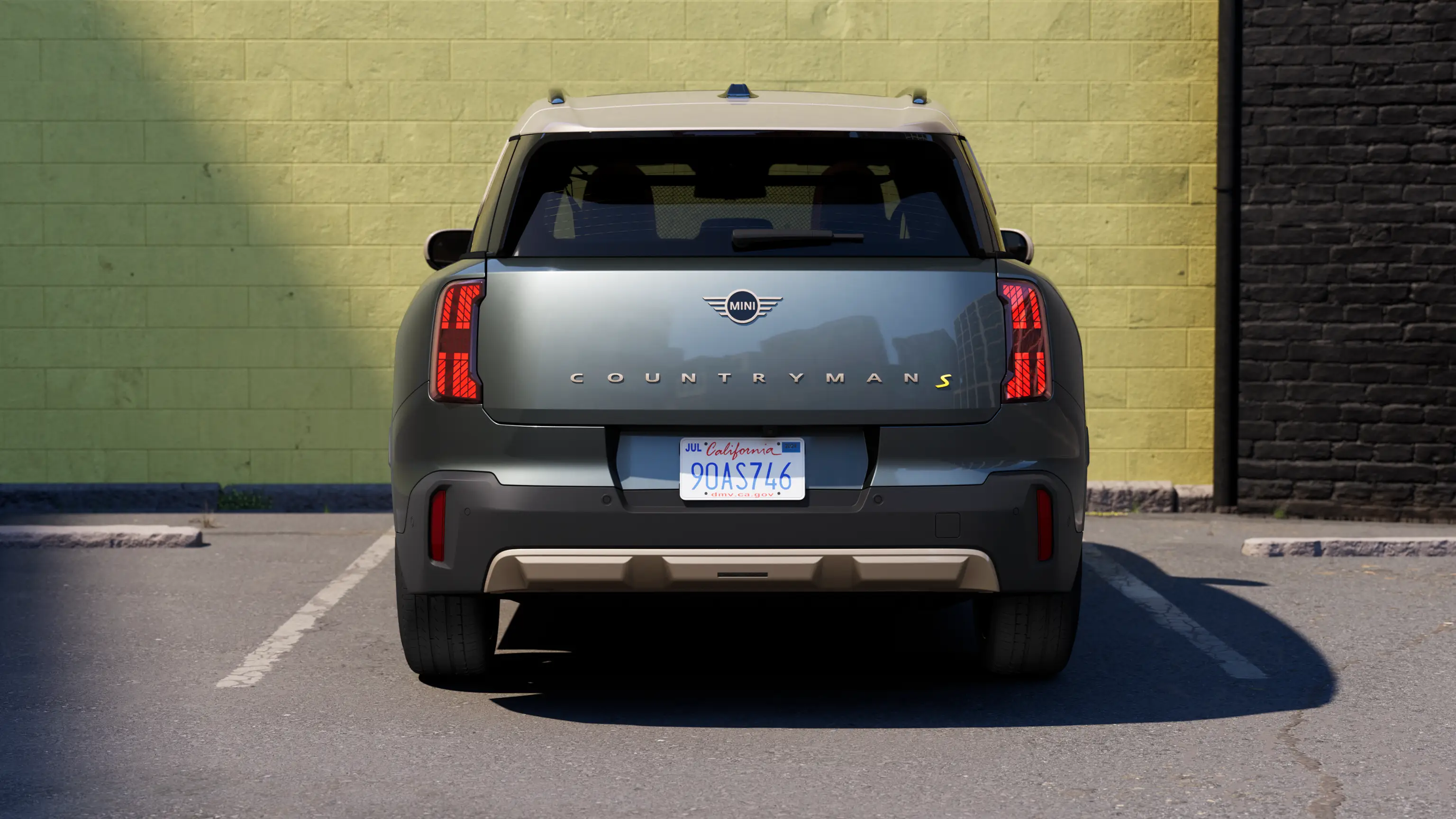 All-Electric MINI Countryman - Bootspace