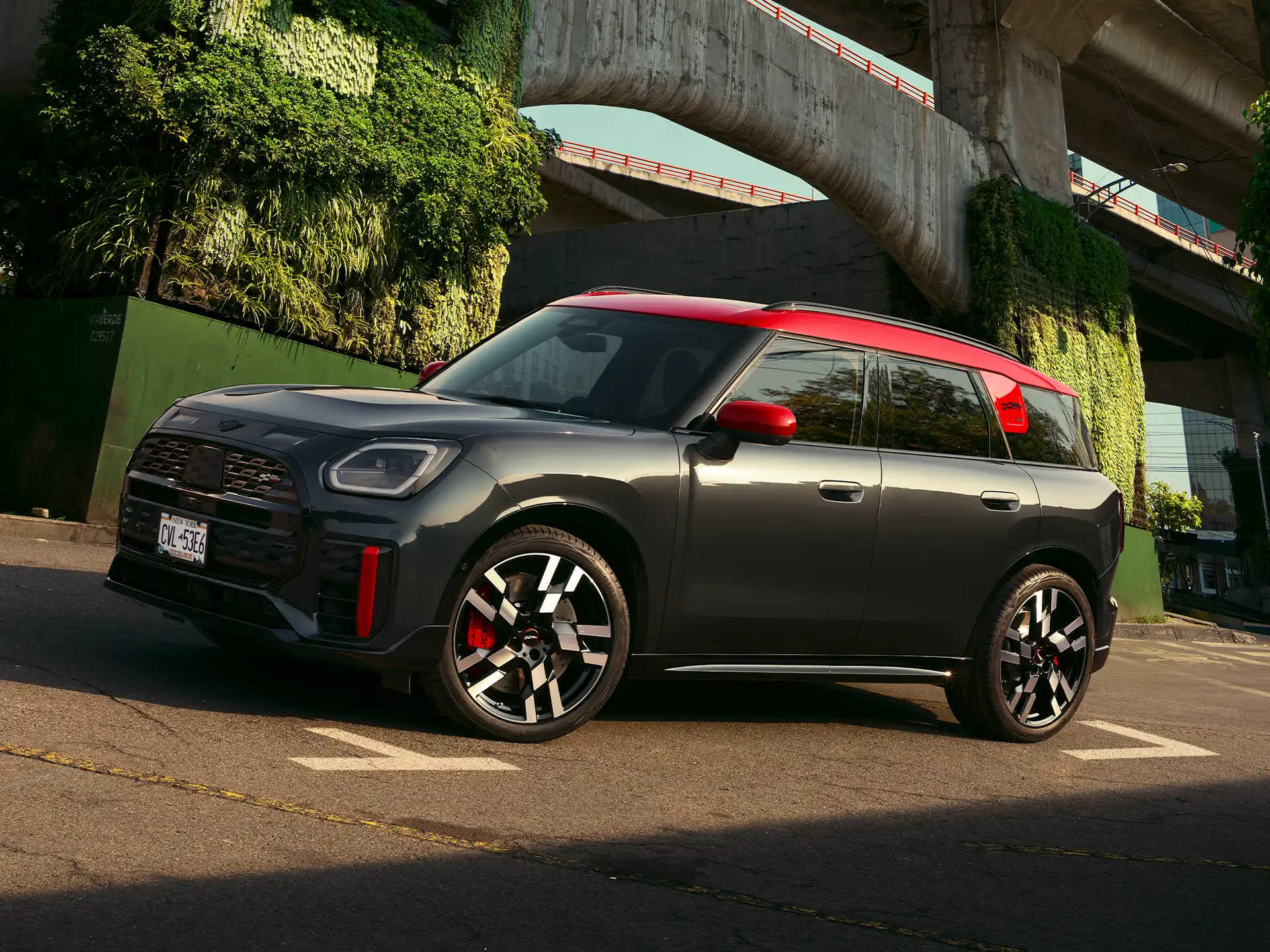 All-Electric MINI Countryman - Teaser All-Electric MINI Countryman JCW
