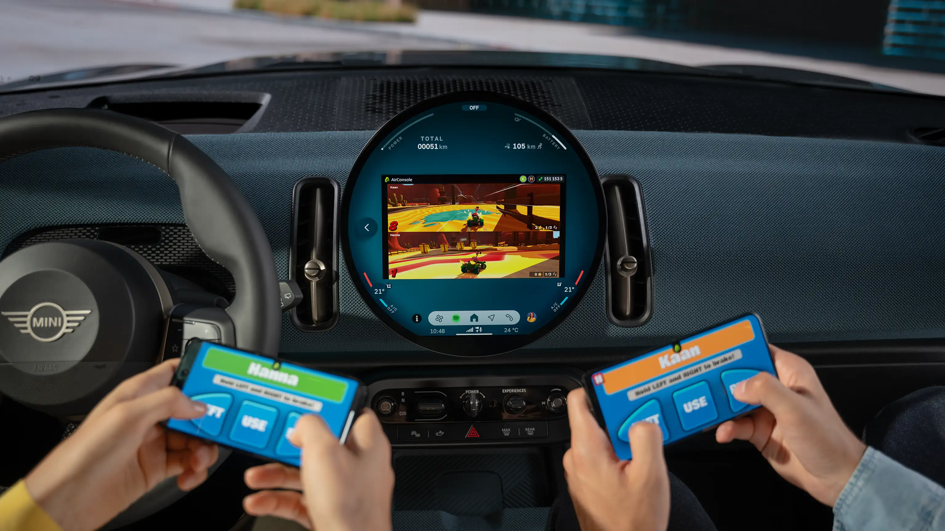 All-Electric MINI Countryman - Entertainment