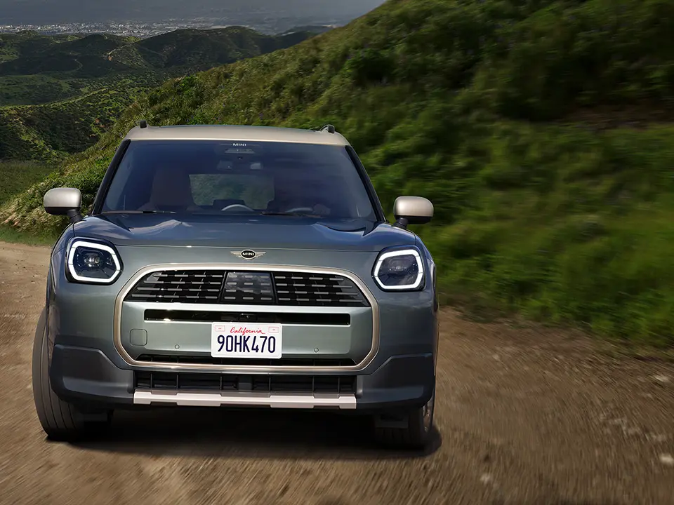 MINI Countryman - exterior - front view on dirt road