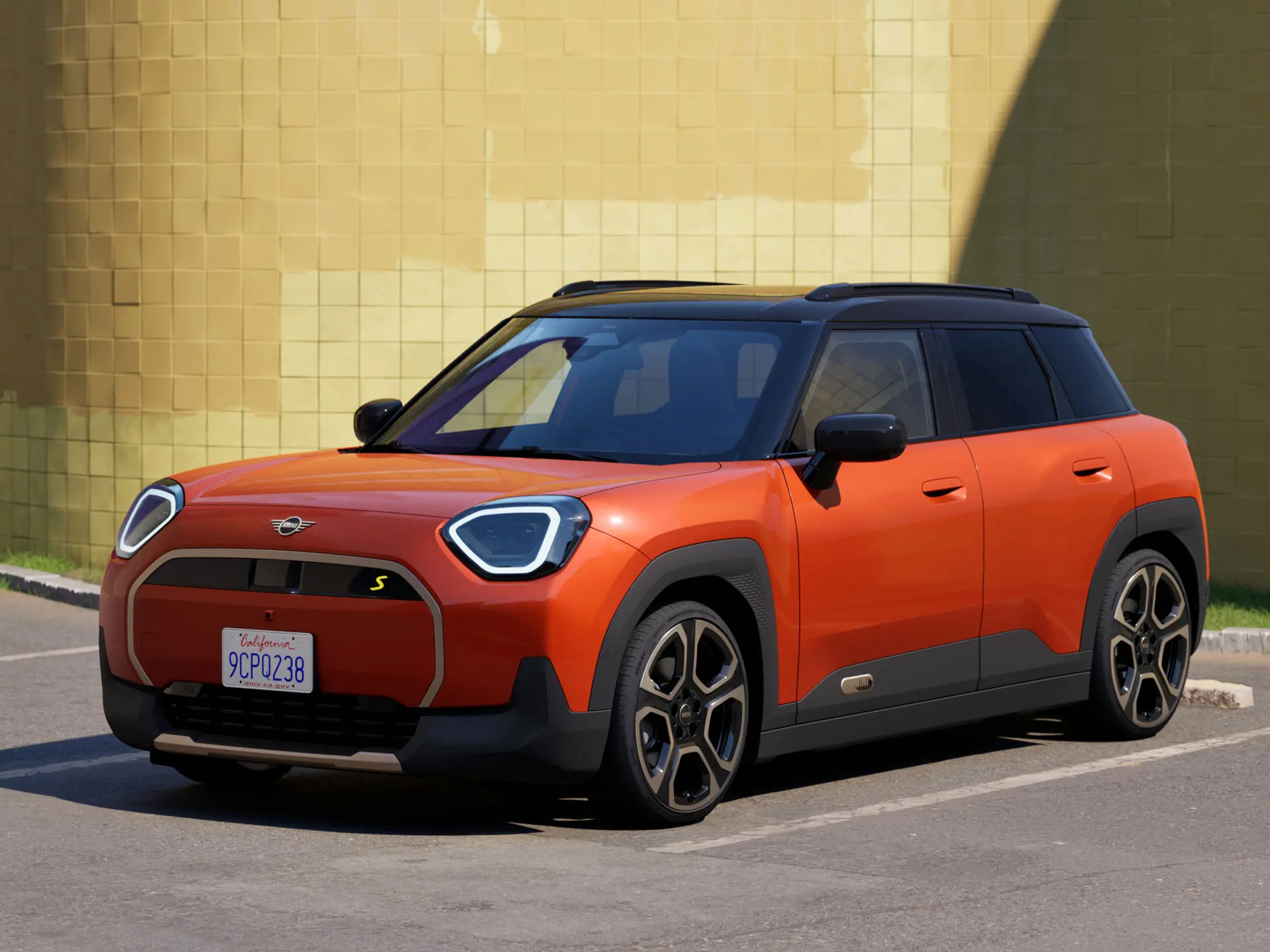 MINI Spring and Summer - MINI Aceman right side view