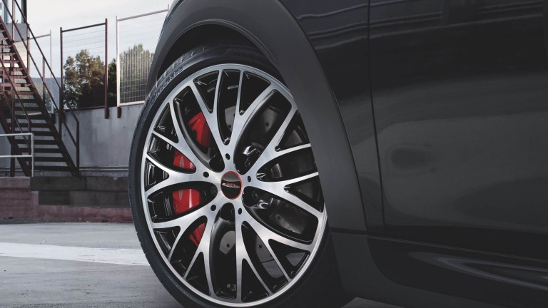 18" JCW light alloy wheels – cross spoke 506