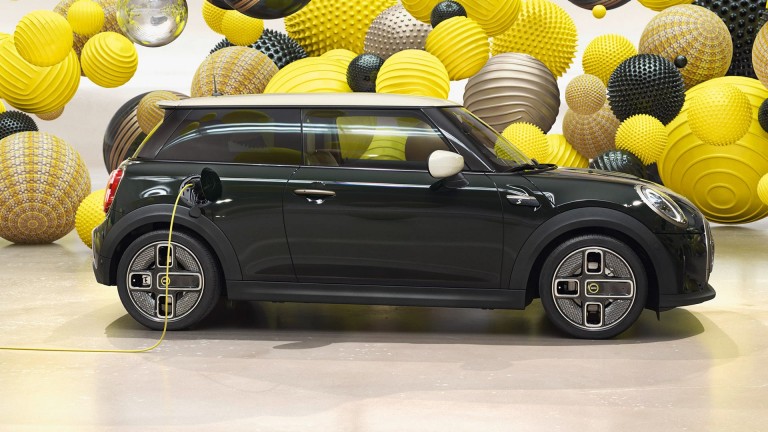 MINI 3-door Cooper SE – specials – editions