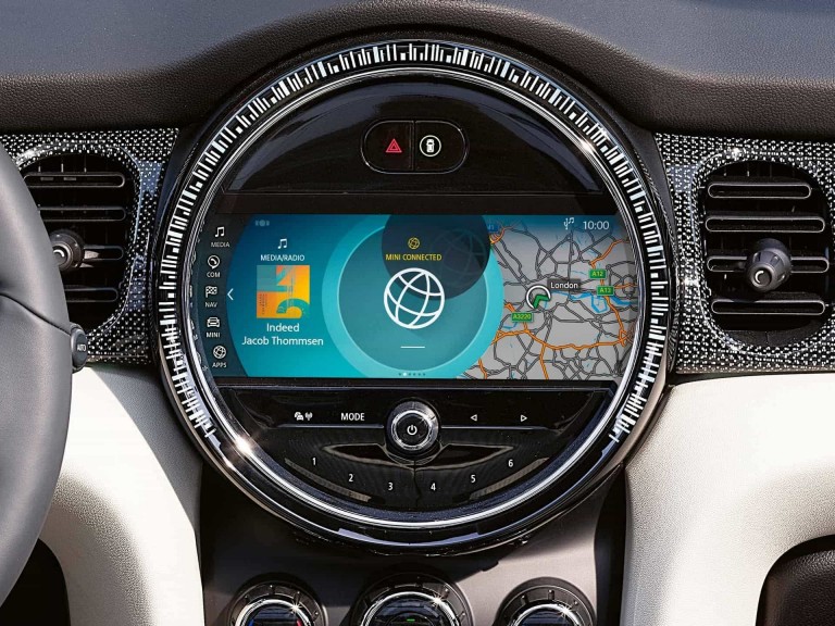 MINI Connected – MINI cockpit – voice recognition  